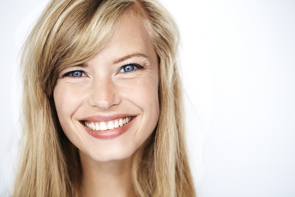 Are Teeth Bleaching And Whitening The Same?